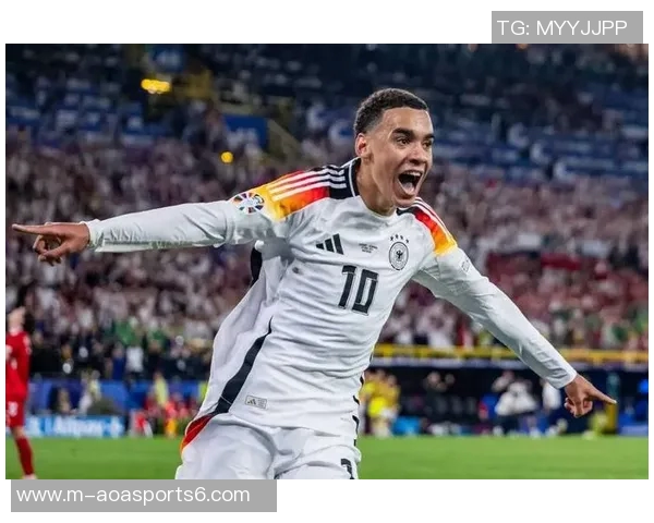 足球三号的传奇之路与背后故事揭秘球迷心中的英雄形象